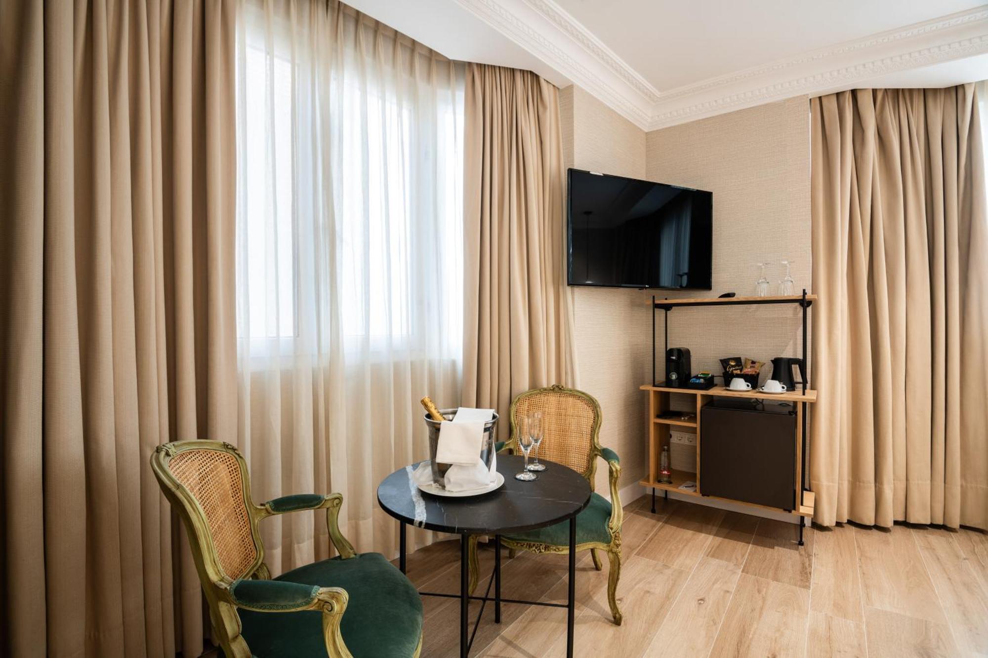 Hotel Melia Plaza Valenza Esterno foto