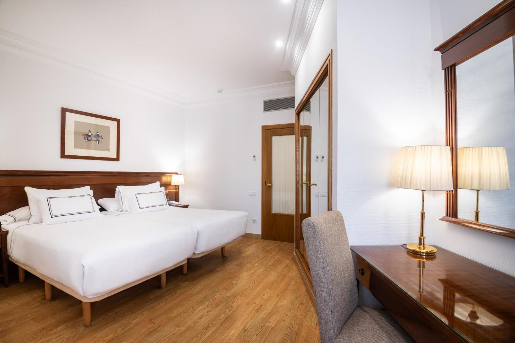 Hotel Melia Plaza Valenza Esterno foto