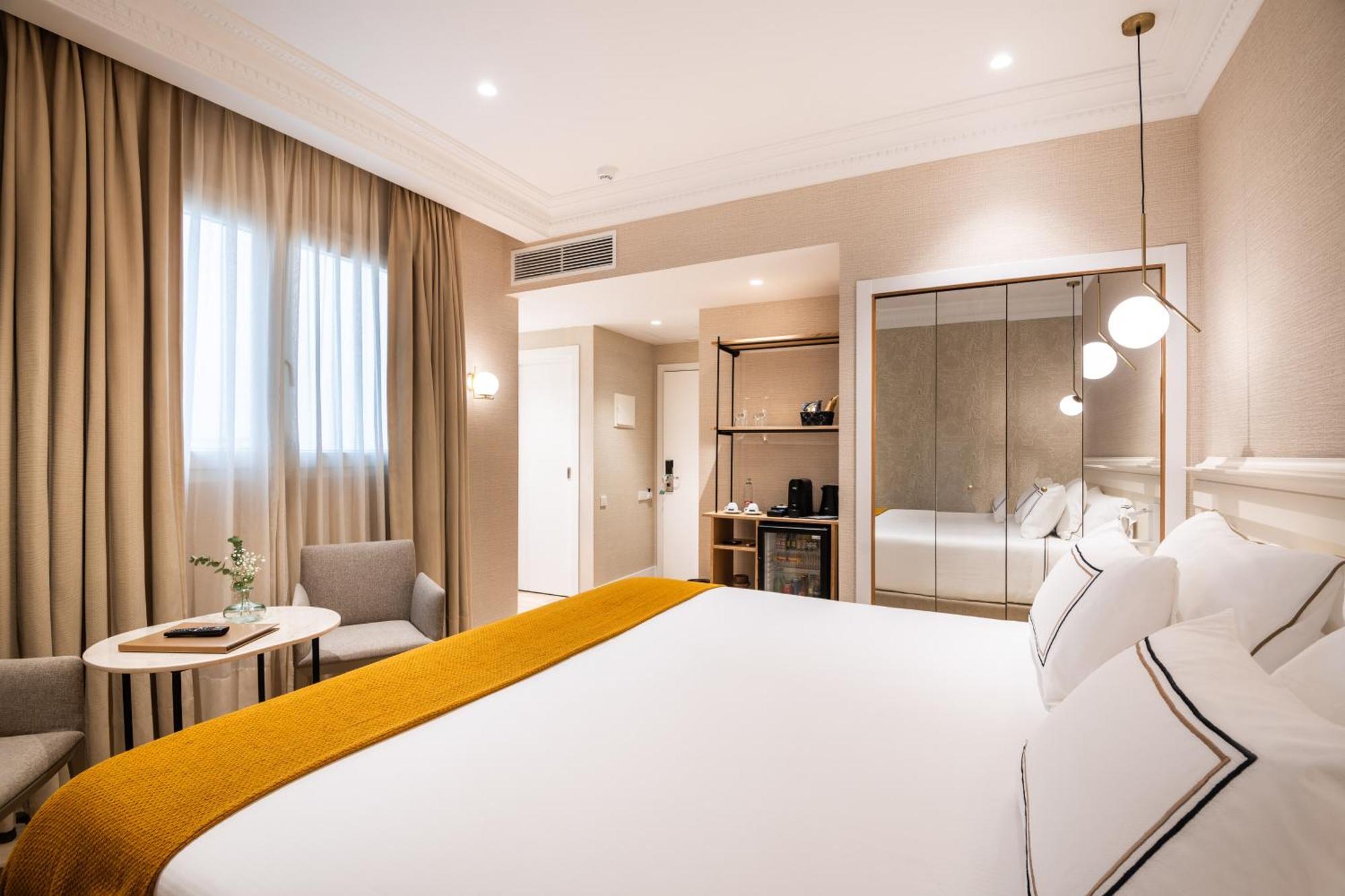 Hotel Melia Plaza Valenza Esterno foto
