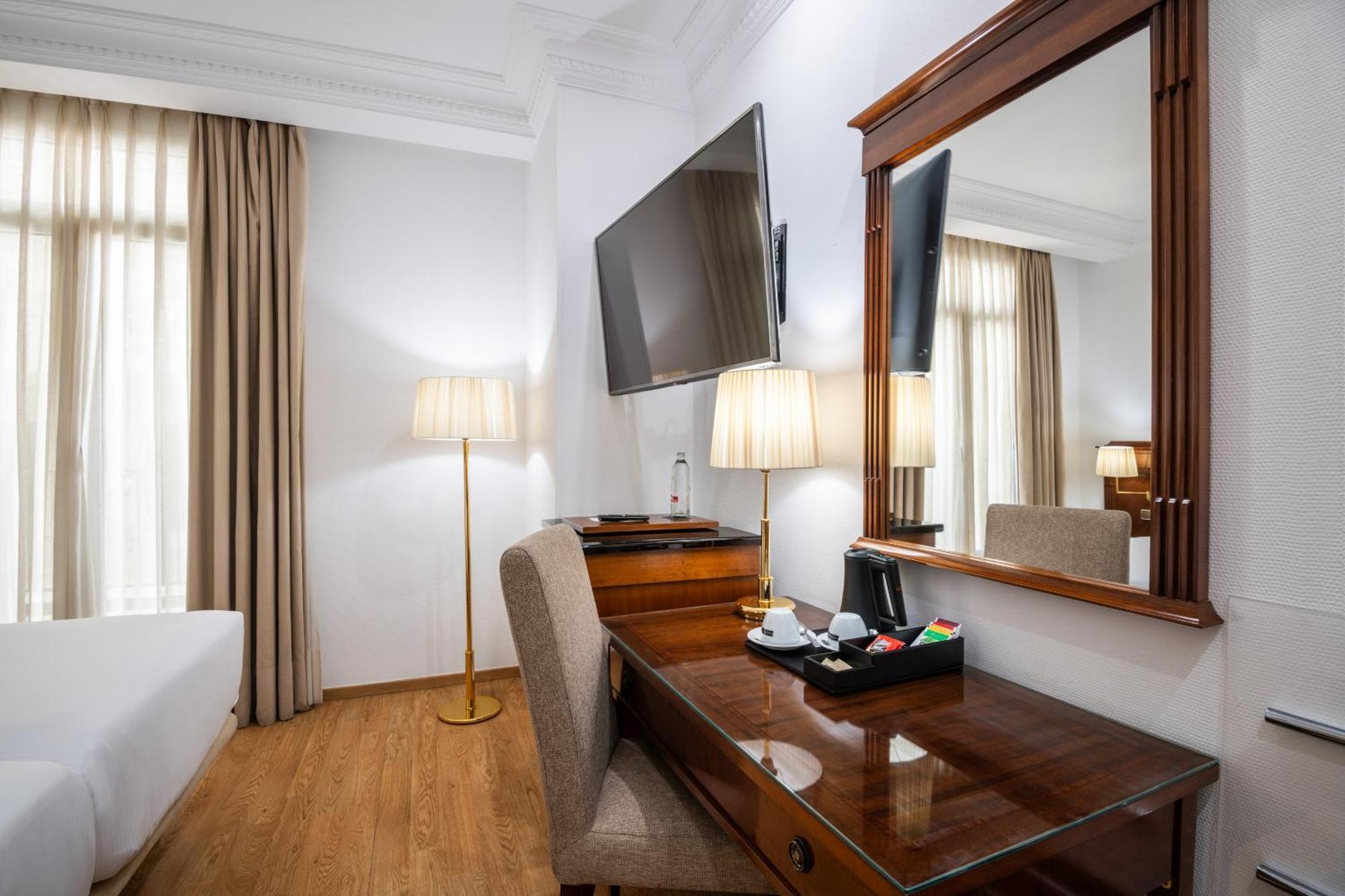Hotel Melia Plaza Valenza Esterno foto