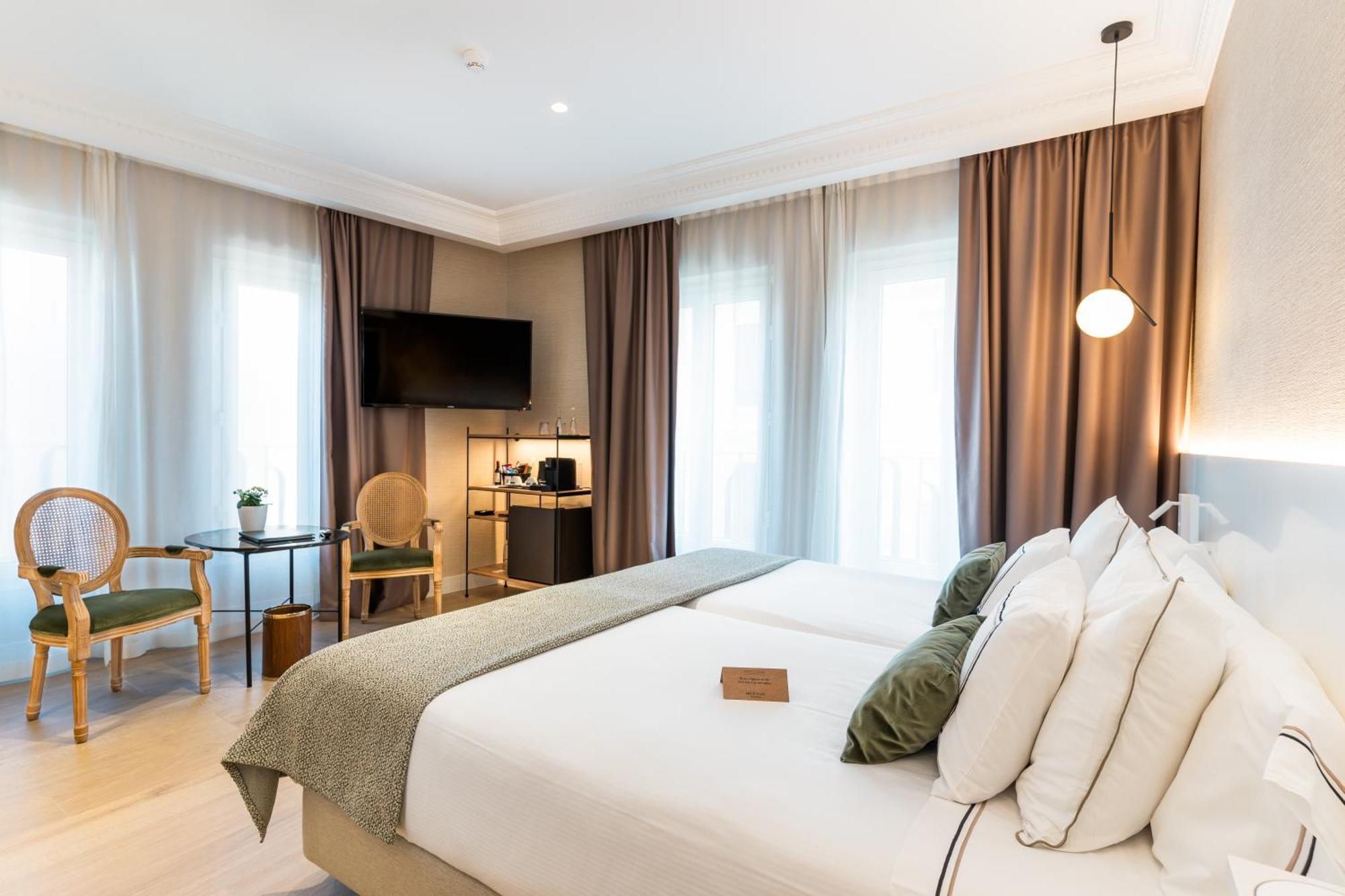 Hotel Melia Plaza Valenza Esterno foto