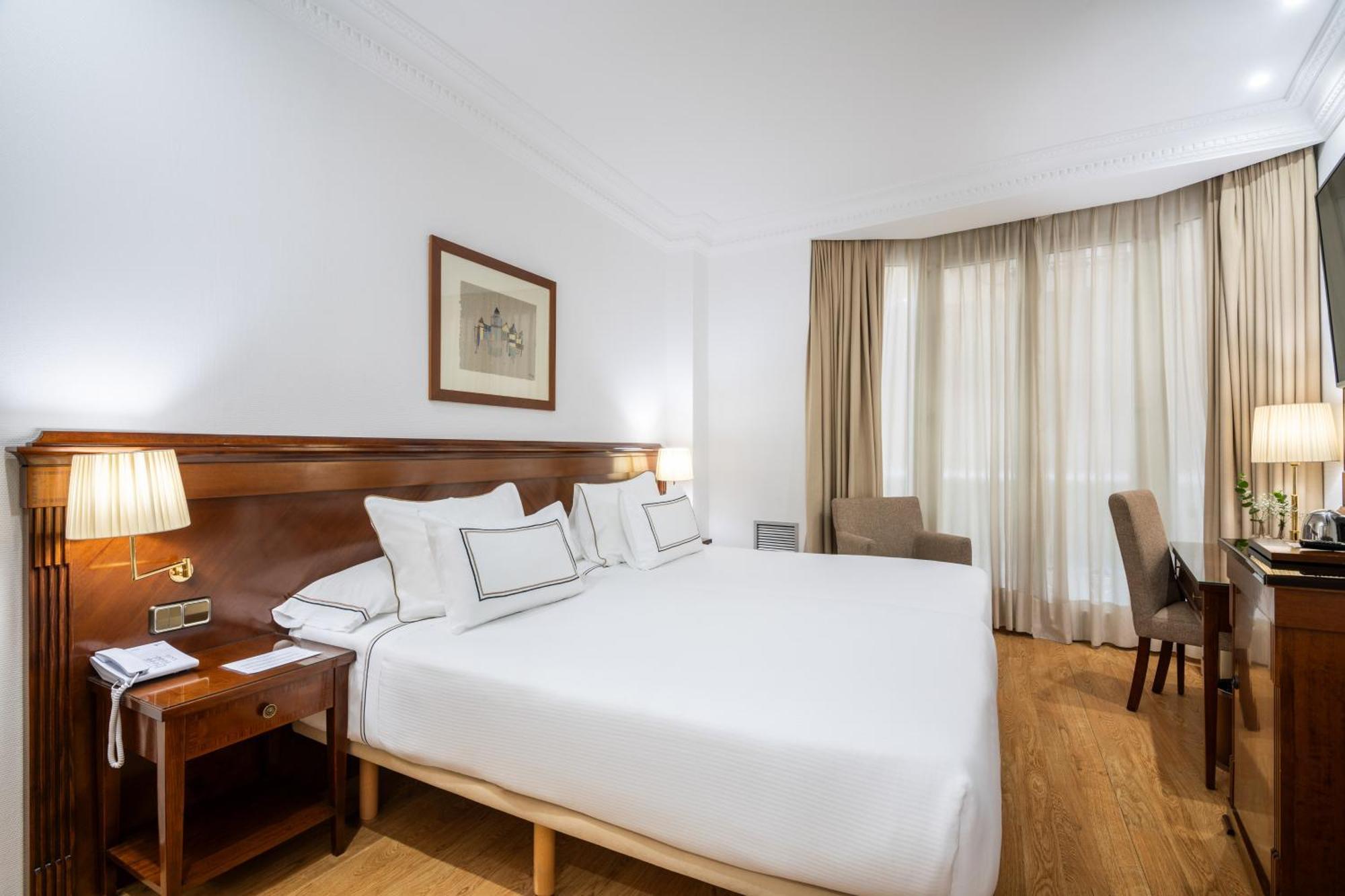 Hotel Melia Plaza Valenza Esterno foto