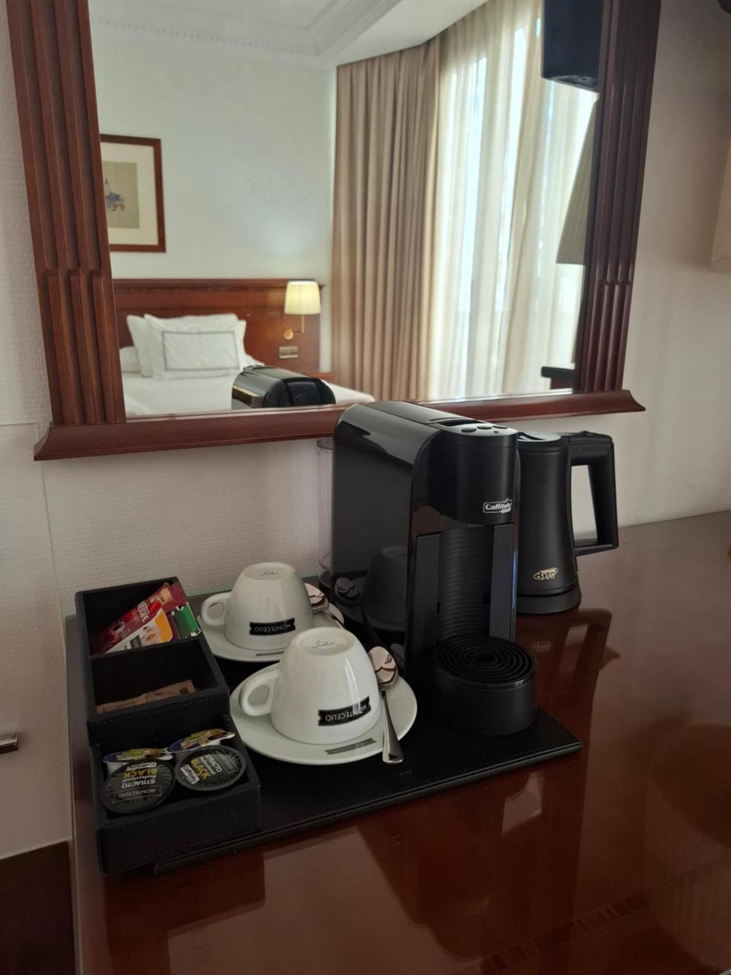 Hotel Melia Plaza Valenza Esterno foto