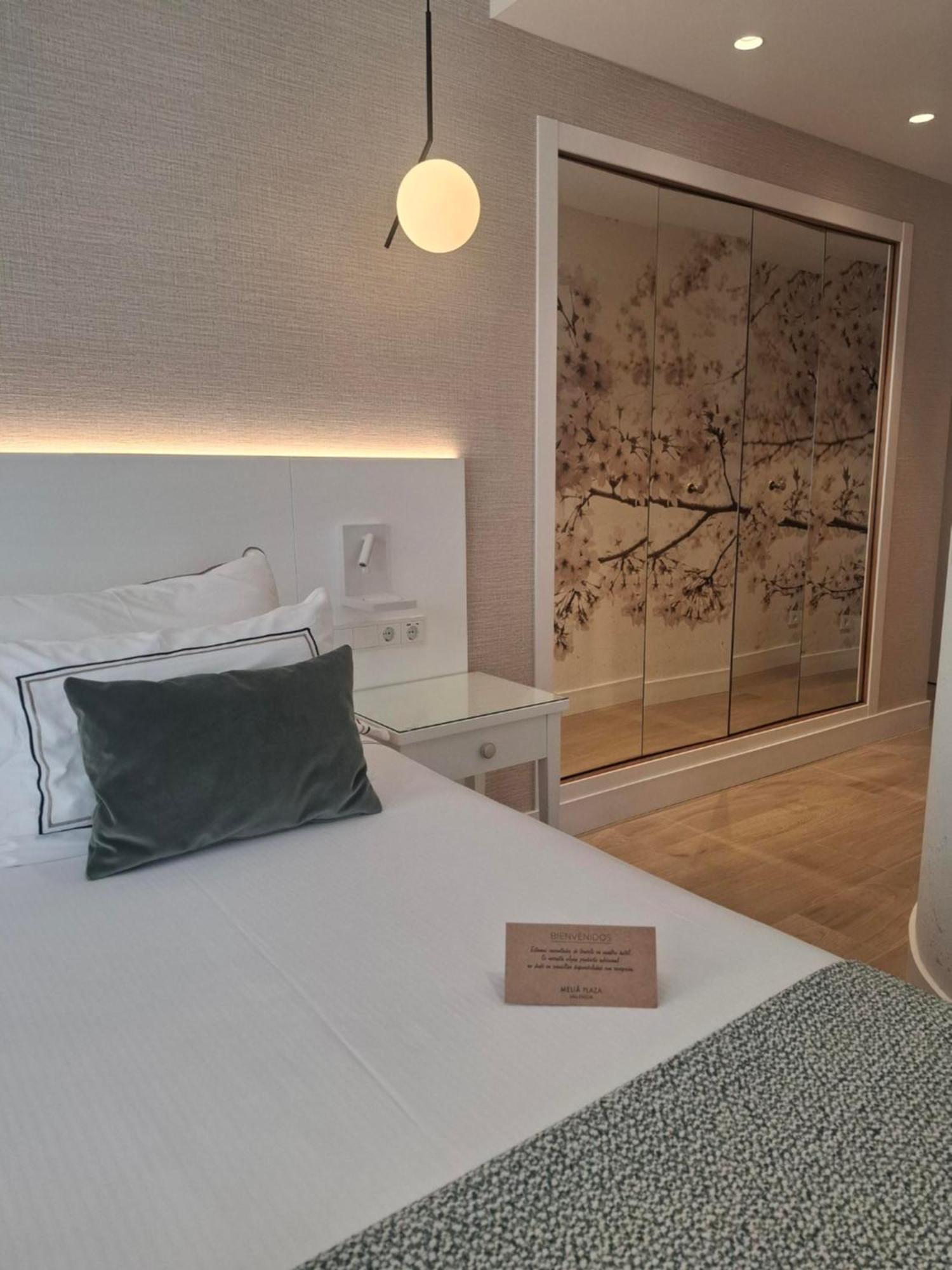 Hotel Melia Plaza Valenza Esterno foto